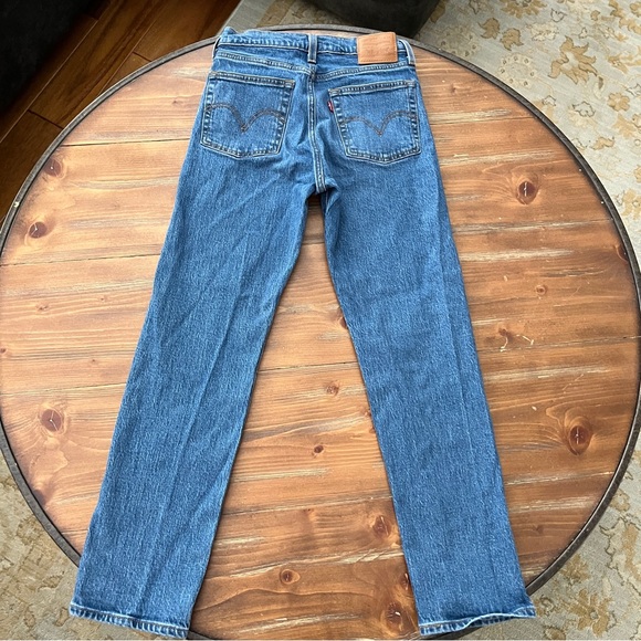 Levi’s wedgie straight button fly jeans. 25 - Picture 4 of 7